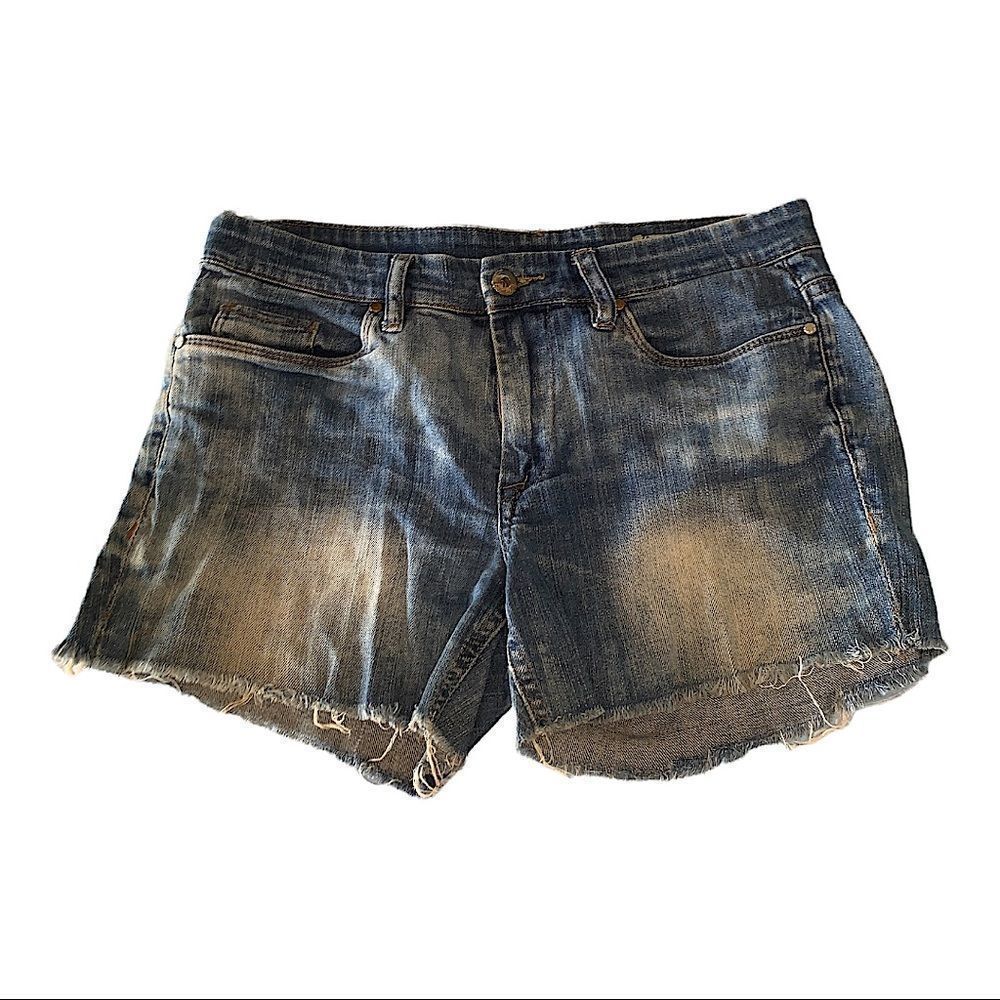 BLANK NYC woman’s shorts 27 distressed